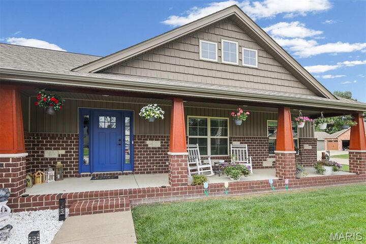 Property Photo:  519 Glendale Drive  IL 62294 