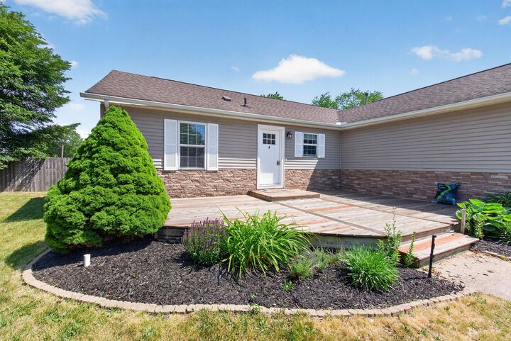 Property Photo: 1990 Oak Leaf Drive MI 49221