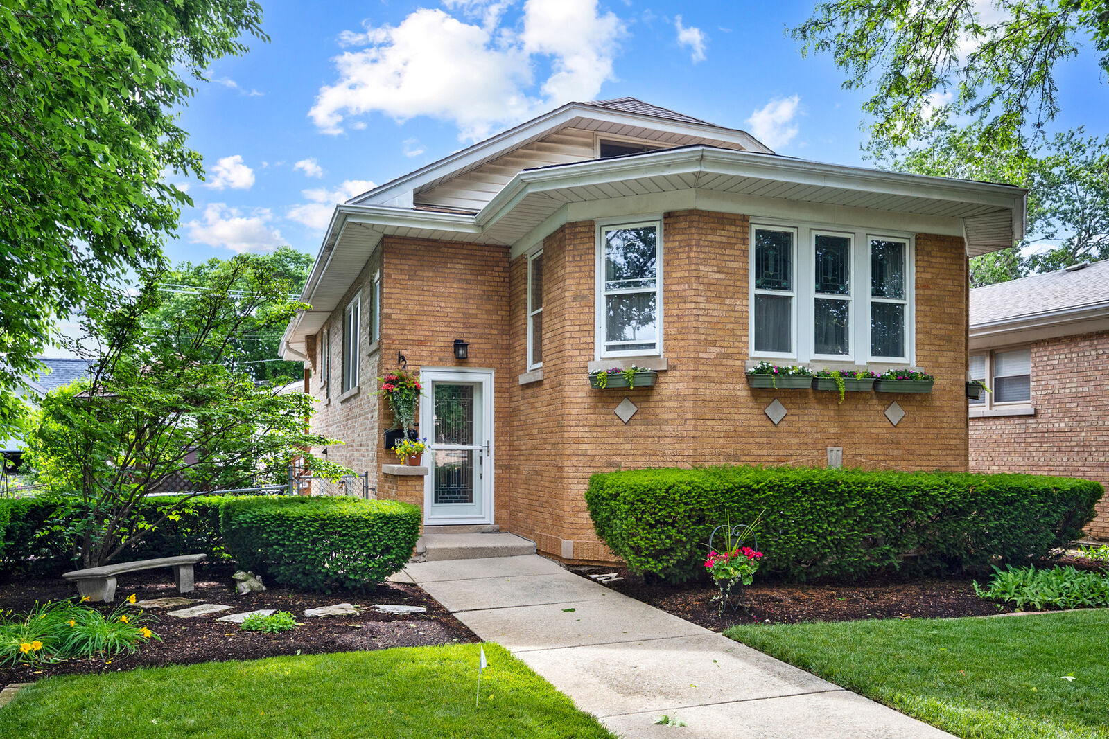 Property Photo: 3636 N Paris Avenue IL 60634