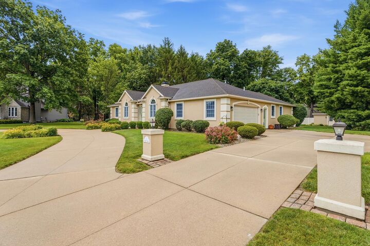 Property Photo: 1 Turtle Creek Road IL 61856