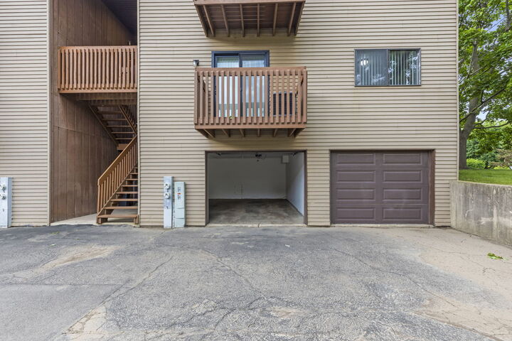Property Photo:  401 Concord Avenue G  IL 60177 