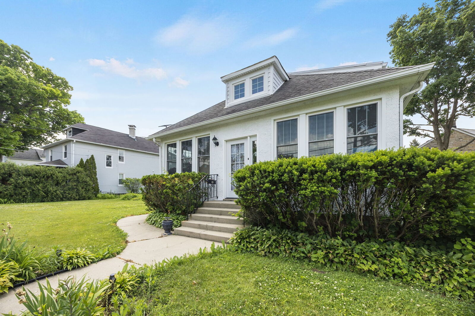 Property Photo:  239 Burchell Avenue  IL 60040 