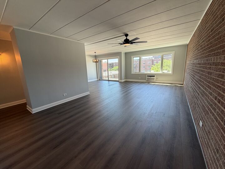 Property Photo: 659 Des Plaines Avenue 5D IL 60016