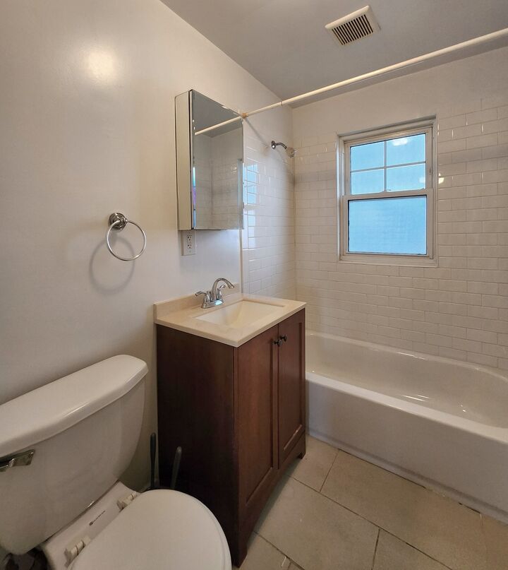 Property Photo:  4257 W Nelson Street 2  IL 60641 