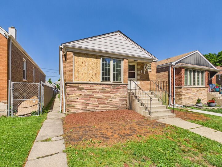 Property Photo:  5208 S Long Avenue  IL 60638 