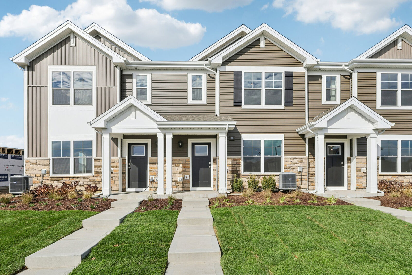 Property Photo: 3141 Grande Trail IL 60560