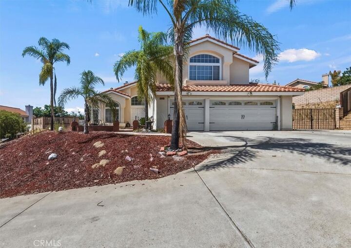 Property Photo:  352 Leafwood Court  CA 92506 