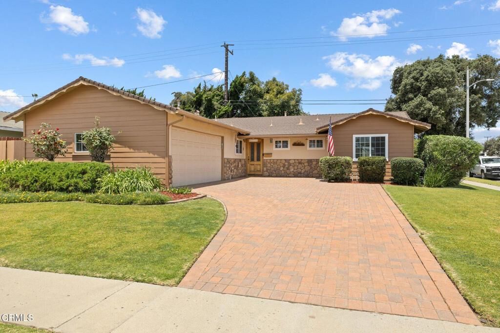 Property Photo:  8497 Neath Street  CA 93004 