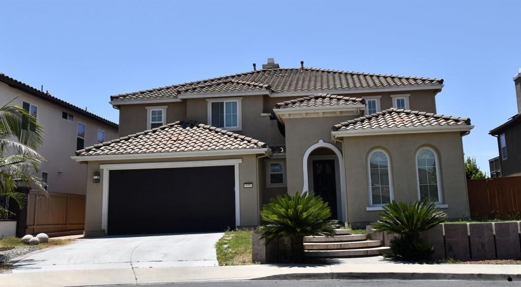 Property Photo:  