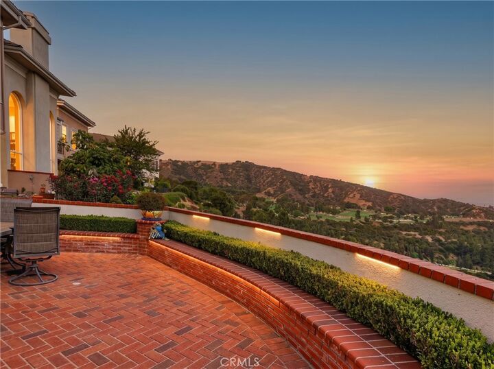 Property Photo:  12325 Ridge Circle  CA 90049 