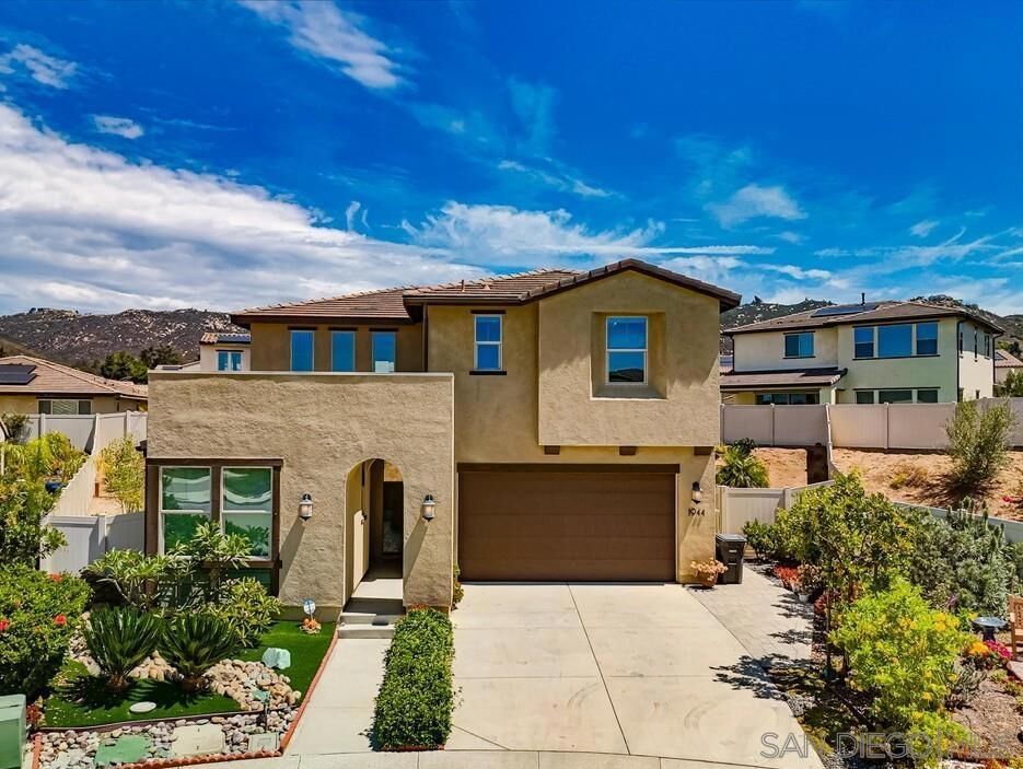 Property Photo:  