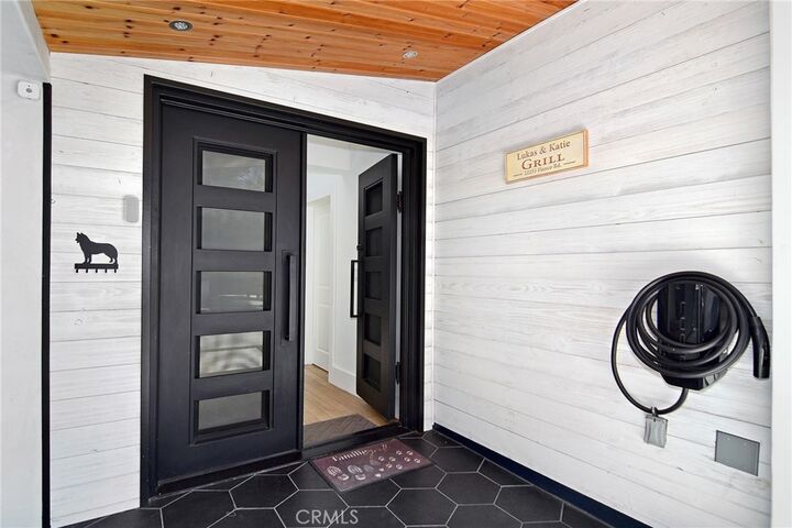 Property Photo:  22253 Flanco Road  CA 91364 
