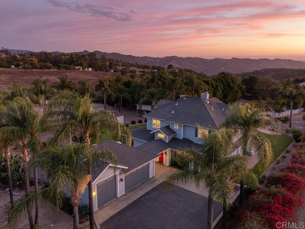 Property Photo:  31899 Calle De Talar  CA 92003 