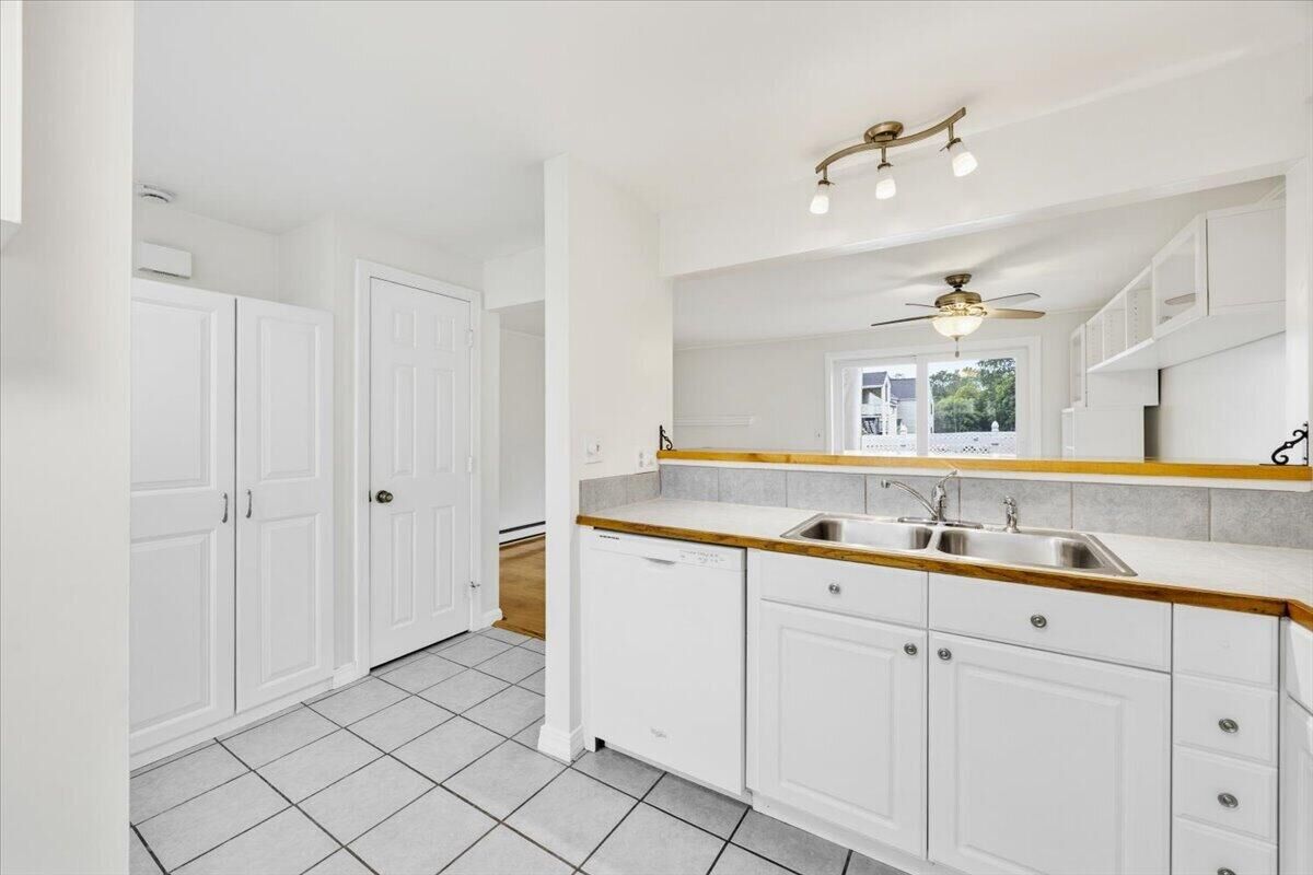 Property Photo: 25 Lawrence Street 47 ME 04092