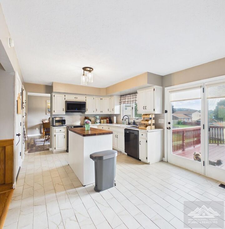 Property Photo:  113 Elm Street  WV 24740 