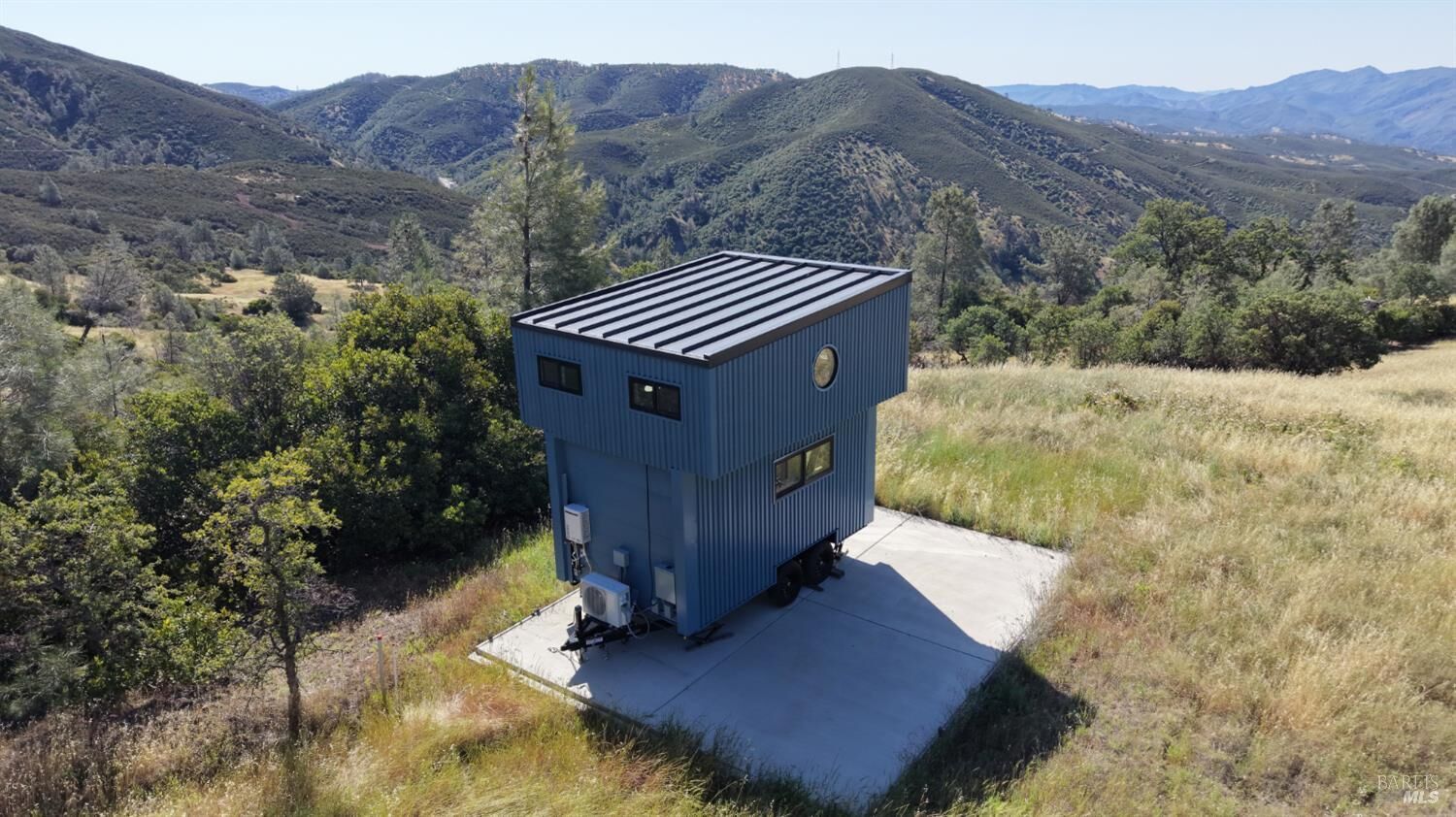 Property Photo:  552 Watertrough Road  CA 95423 