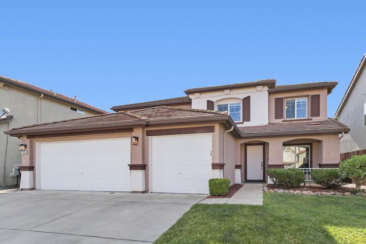 Property Photo: 10149 Jenny Lynn Way CA 95757