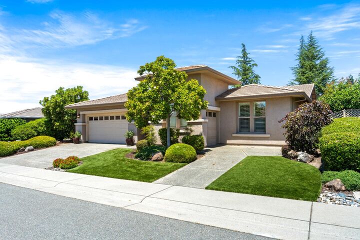 Property Photo: 2306 Longspur Loop CA 95648