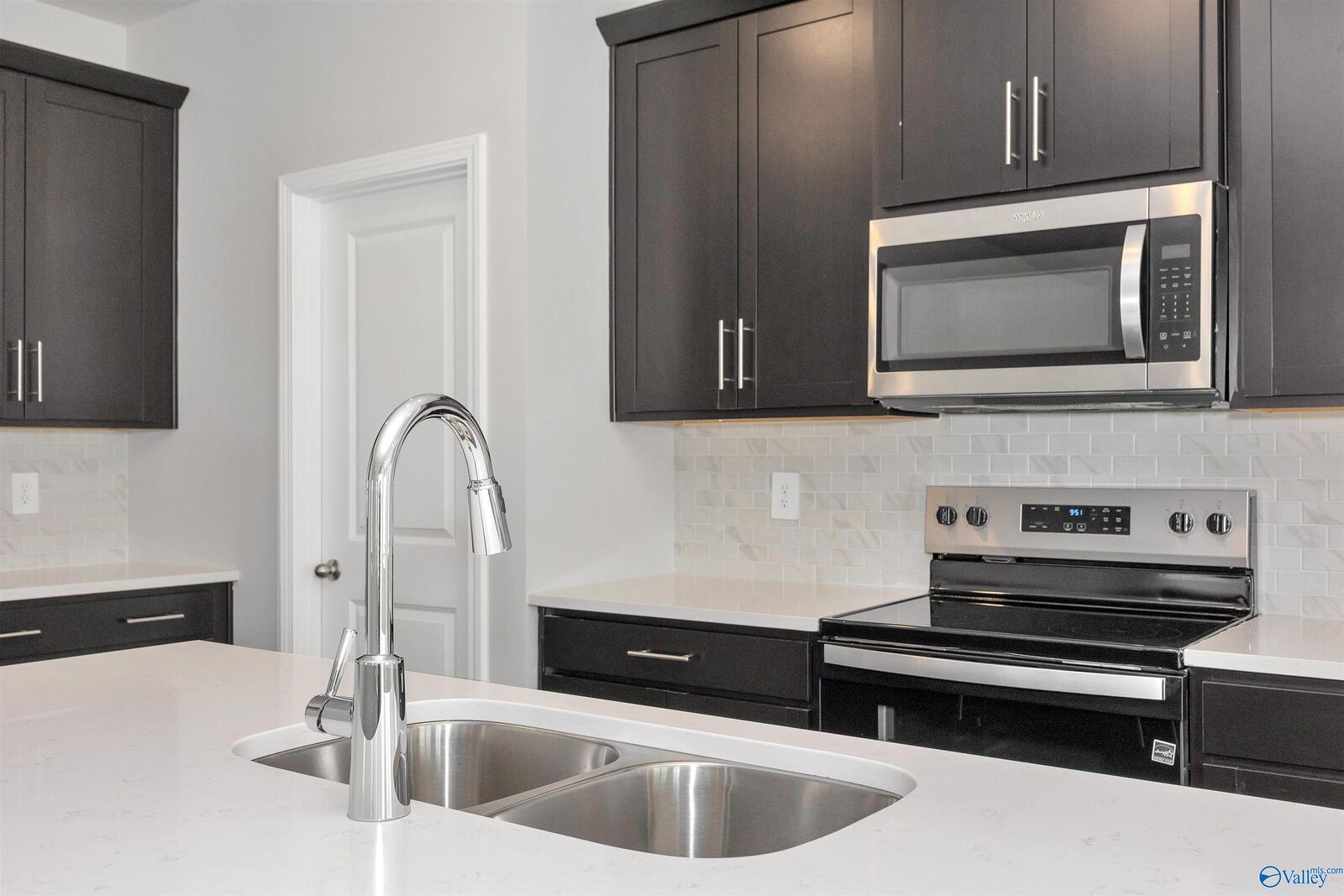 Property Photo: 125 Gypsy Way AL 35773
