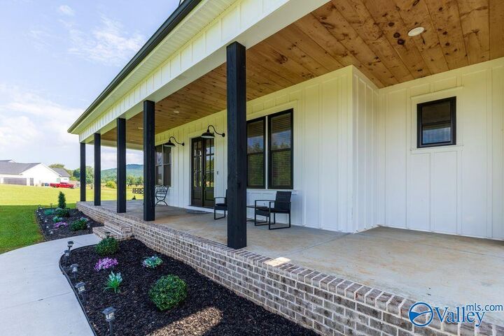 Property Photo:  1719 Gurley Pike  AL 35748 