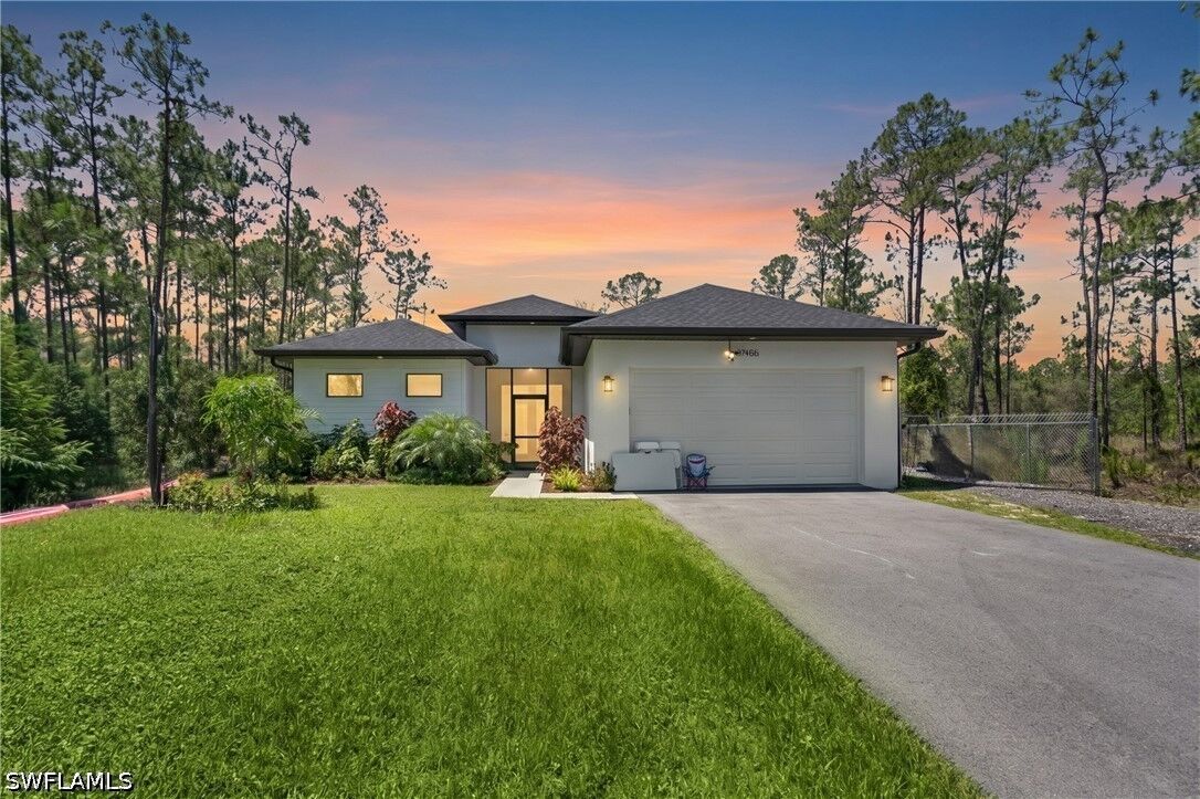 Property Photo: 4406 31st Avenue NE FL 34120