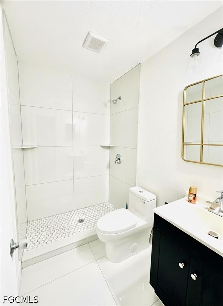 Property Photo:  5256 Coronado Parkway  FL 34116 