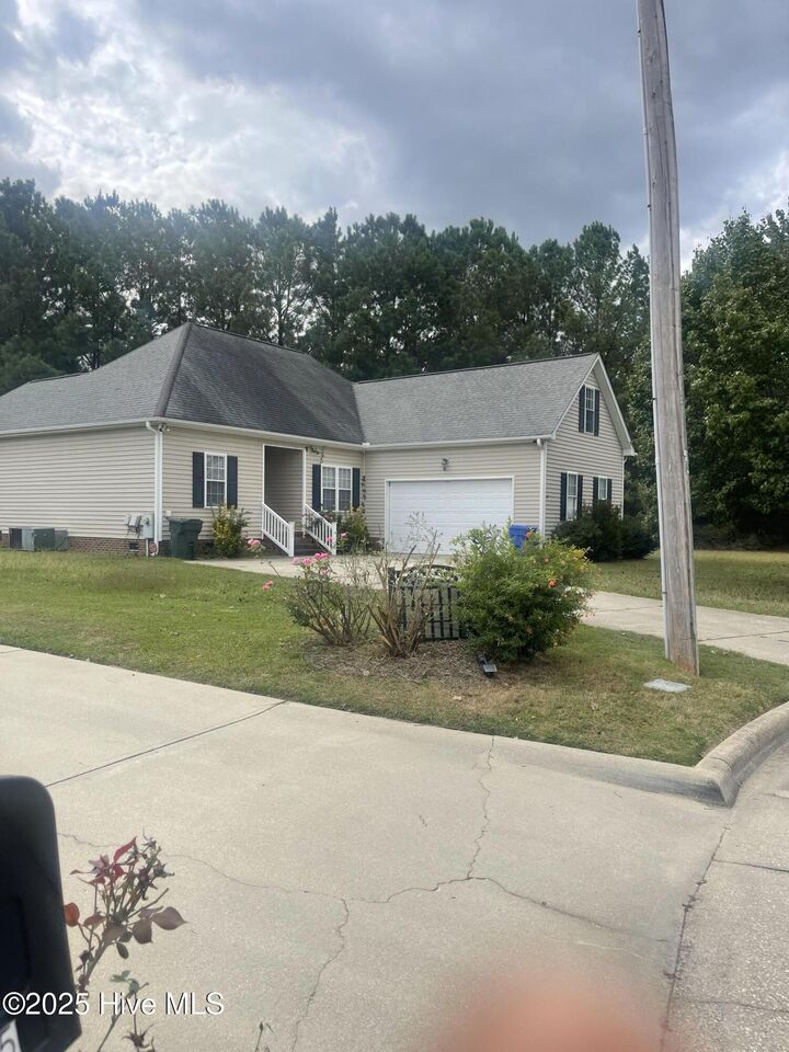 Property Photo: 2704 Millhaven Court W NC 27893