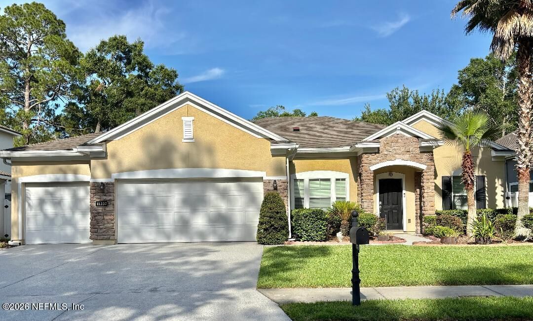 Property Photo: 11337 Glenlaurel Estates Drive FL 32257