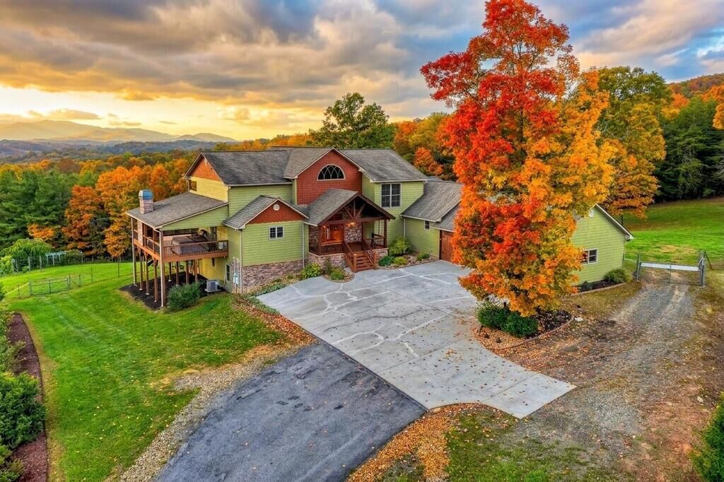 Property Photo: 384 Dean Road GA 30559