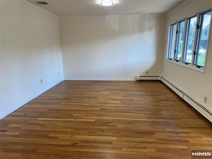 Property Photo:  407 Jane Street 1  NJ 07024 