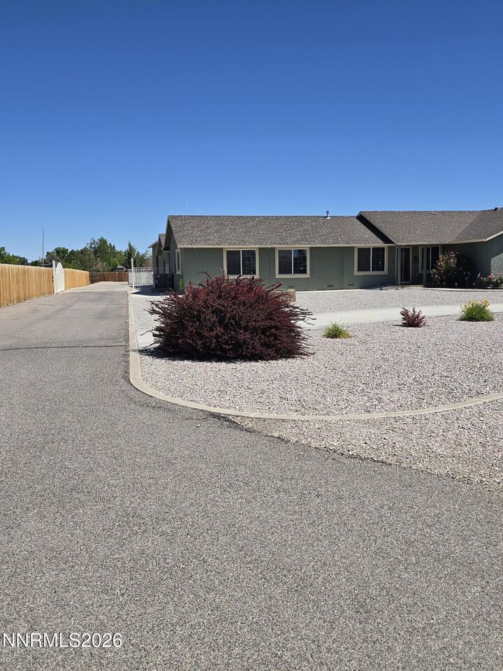 Property Photo:  670 Hunter Park Way  NV 89406 