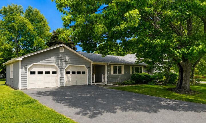 Property Photo:  8 Toftree Lane  NH 03820 