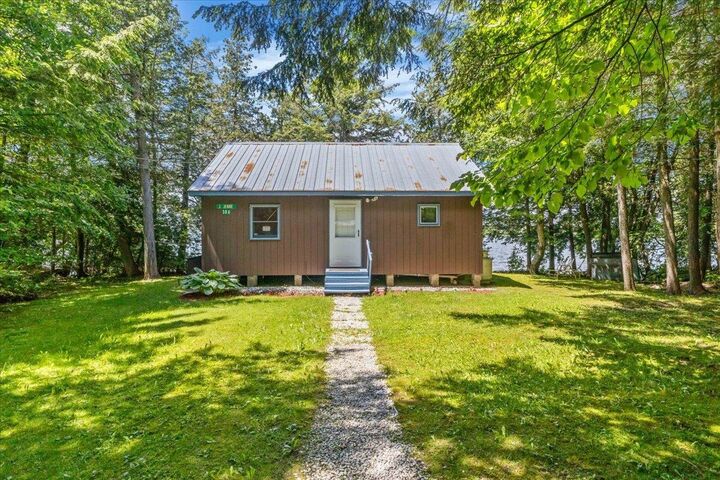 Property Photo:  306 Hammond Shore Road  VT 05457 