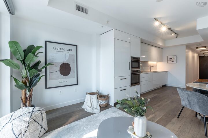 1001 1650 Granville Street — photo 1