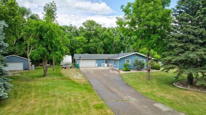 Property Photo:  605 Sheyenne Street  ND 58047 