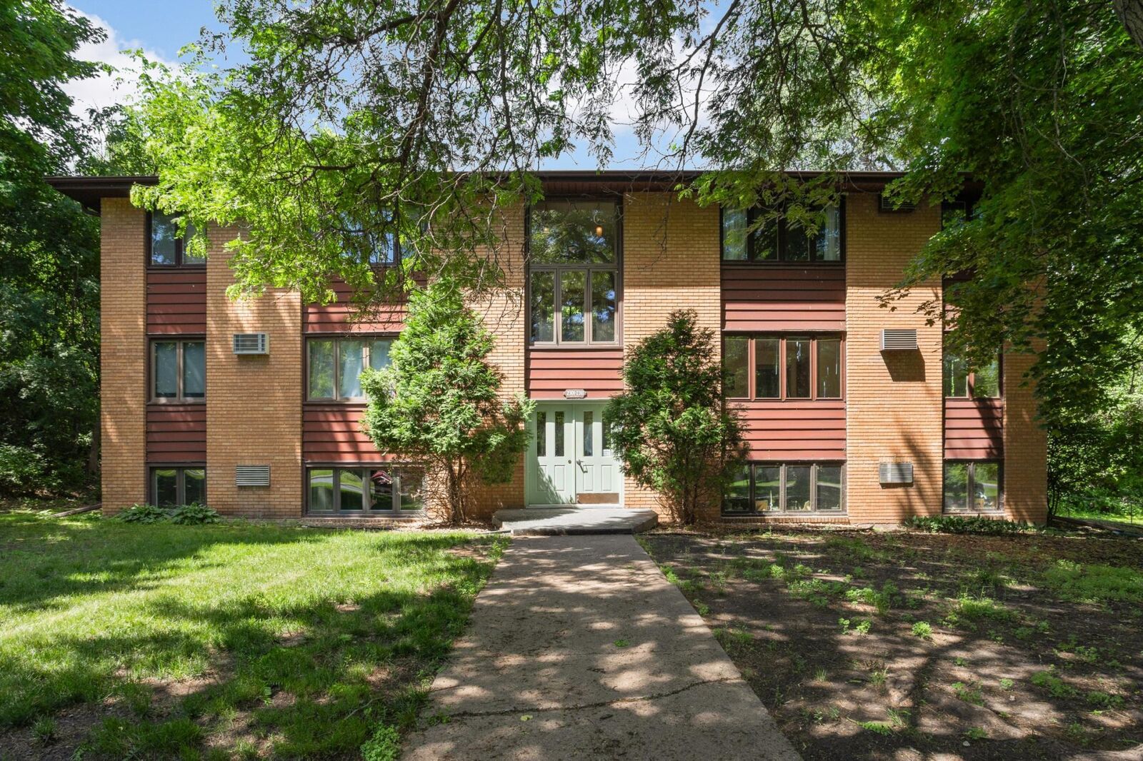Property Photo:  2301 Unity Avenue N  MN 55422 