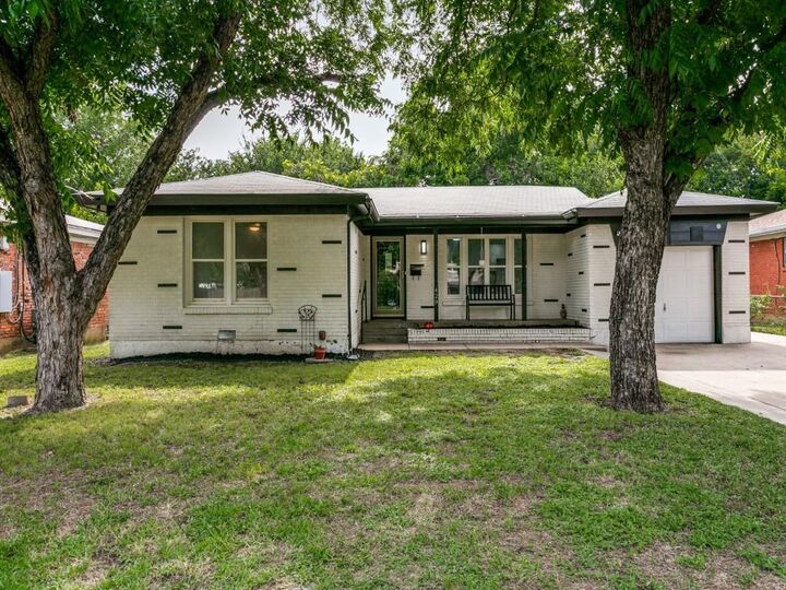 Property Photo:  429 Harmon Road  TX 76053 