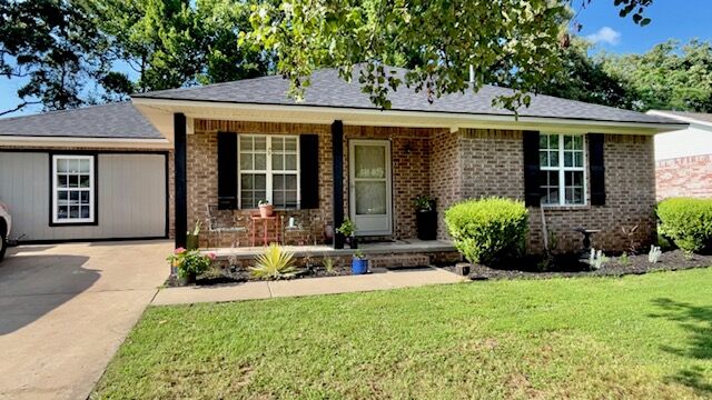 Property Photo: 130 Willow Creek Drive AR 72834