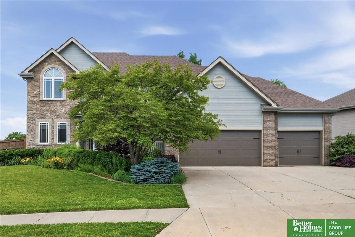Property Photo:  8564 S 101 Street  NE 68128 
