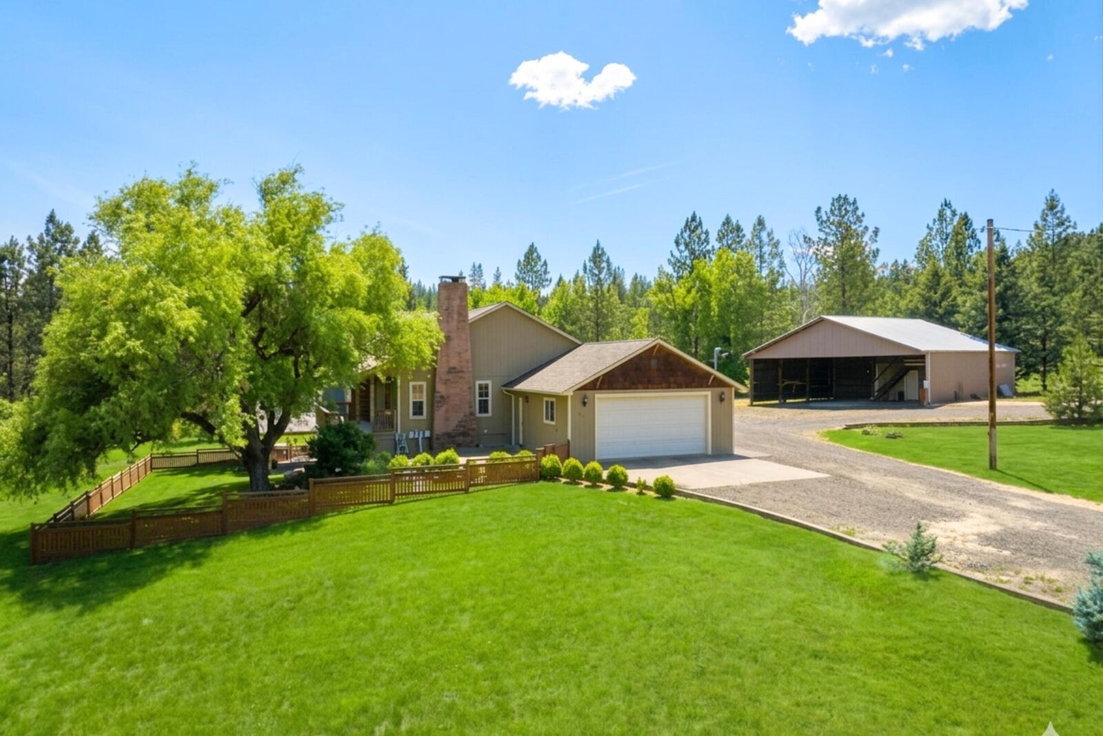 Property Photo: 838 Ragsdale Road OR 97541