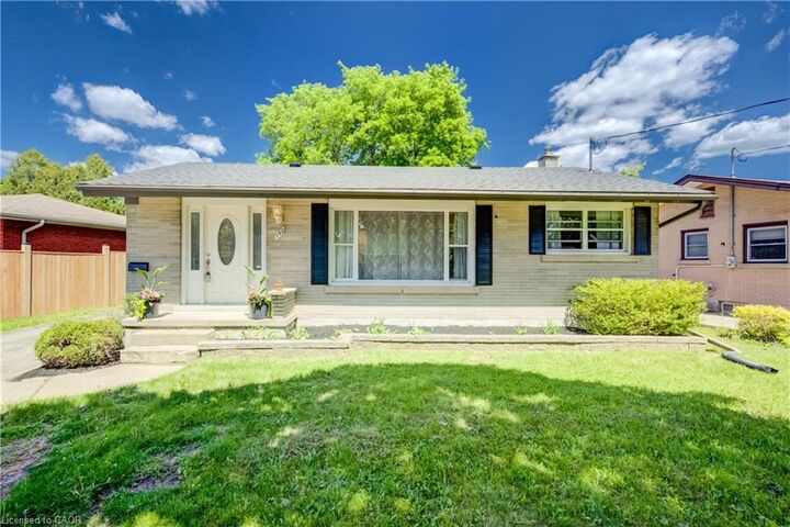 Property Photo:  152 Clark Avenue  ON N2C 1Y5 