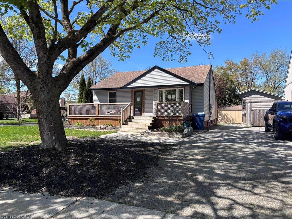 Property Photo:  180 McNab Street  ON N5A 1Z4 