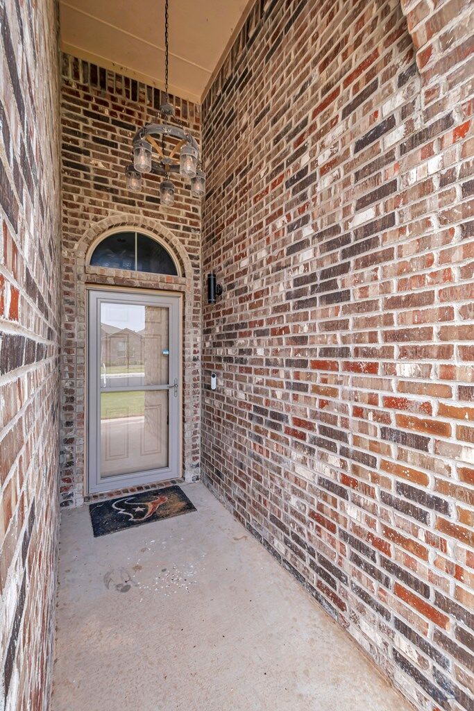 Property Photo: 2303 Scenic Rd TX 79705