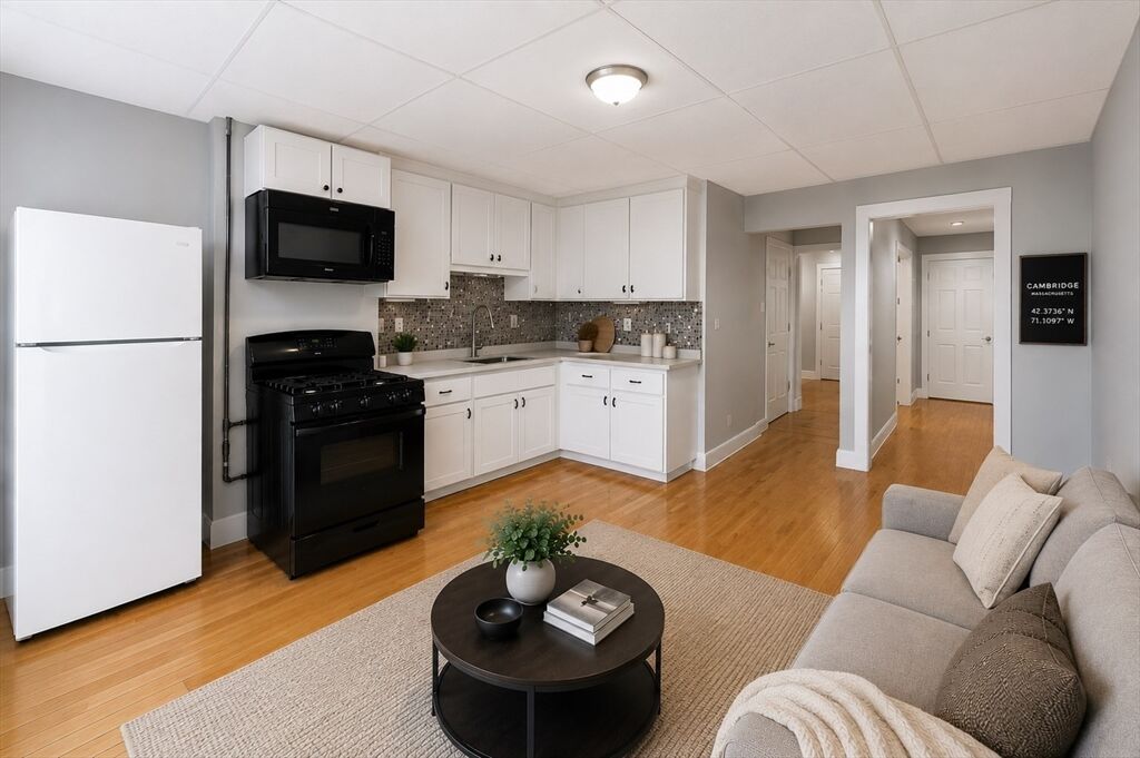 Property Photo:  203 London St 1  MA 02128 