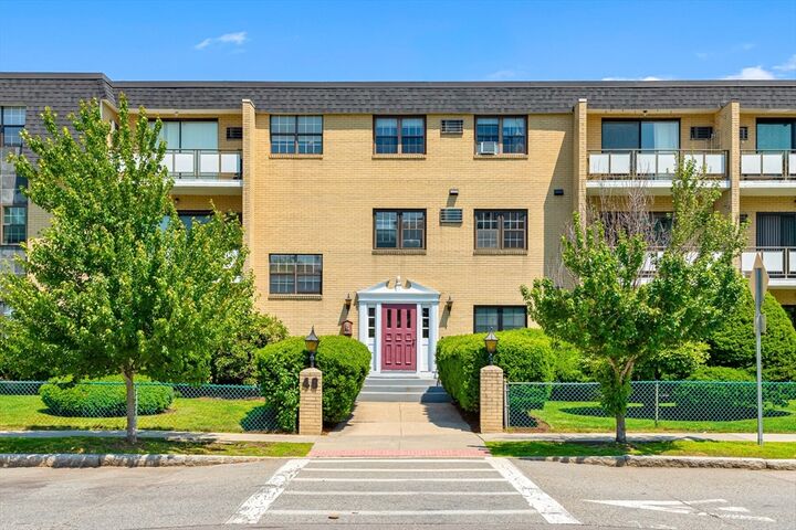 Property Photo: 48 Bigelow Ave 28 MA 02472