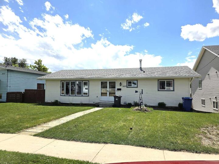 5039 56 Street E — photo 1