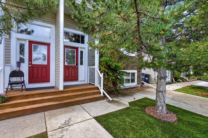 Property Photo:  4833 52 Street 202  AB T4H 1G2 