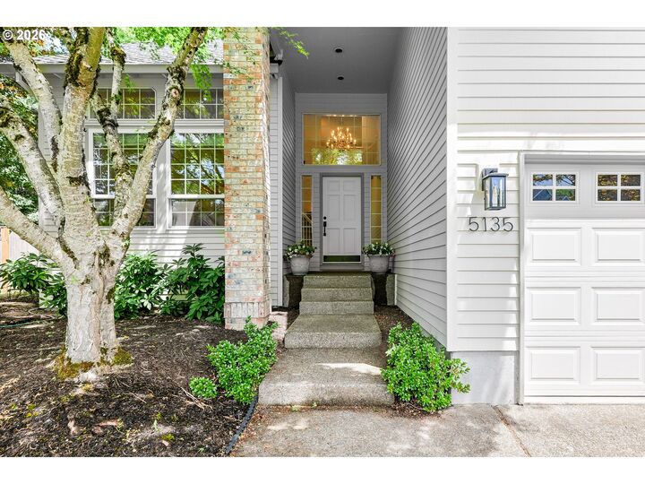 Property Photo:  5135 Greensborough Ct  OR 97035 