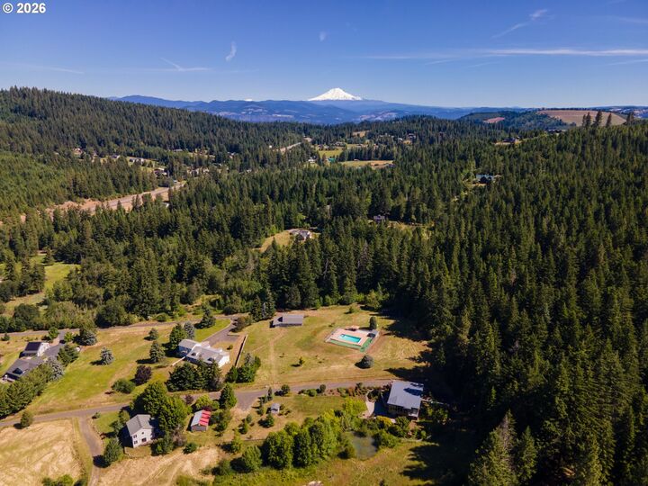 Property Photo: 3955 Country Pine Dr OR 97041
