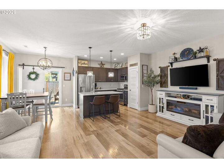Property Photo: 604 S Columbia St OR 97132
